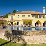 Casa Amarela Villa *