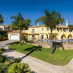 Casa Amarela Villa *