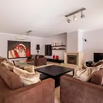 Villa Casa Amarela Lagos