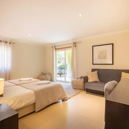 Villa Casa Amarela Lagos
