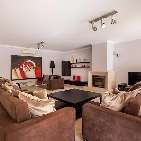 Villa Casa Amarela Lagos