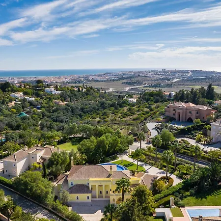 Casa Amarela * לאגוּ‏ש