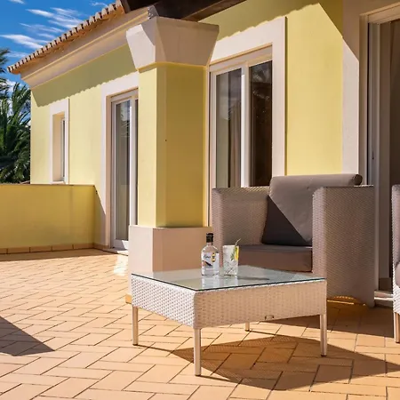 Casa Amarela Villa *