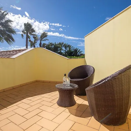 Villa Casa Amarela Lagos