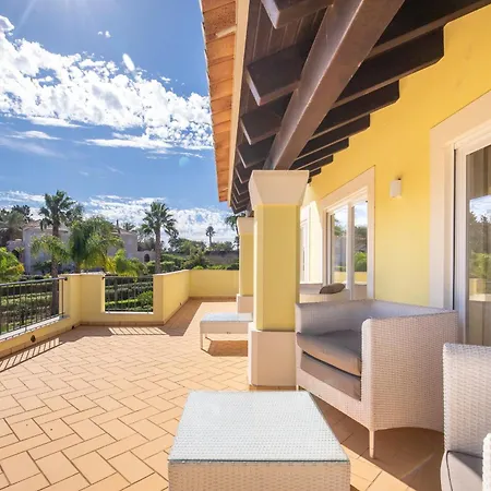Villa Casa Amarela Lagos