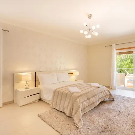 וילה Casa Amarela *