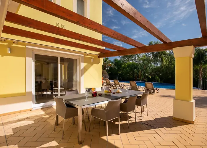 Casa Amarela Villa *