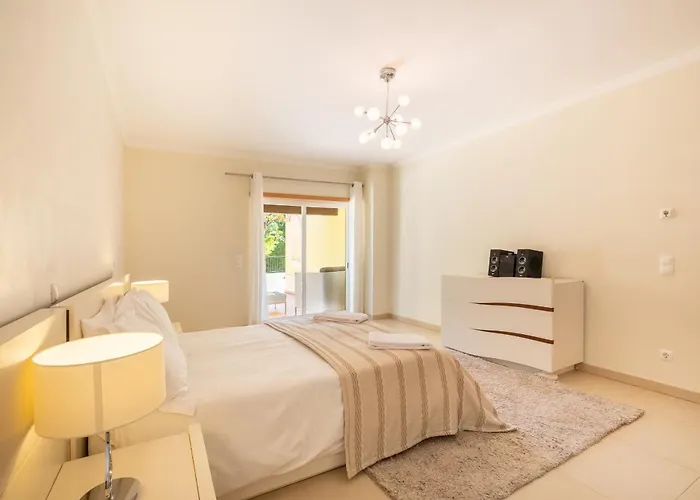 Casa Amarela * ラゴス