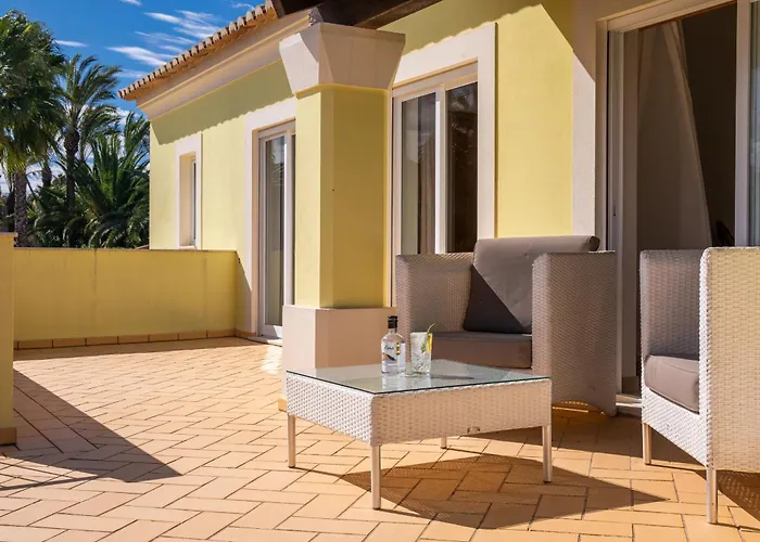 Casa Amarela Villa *