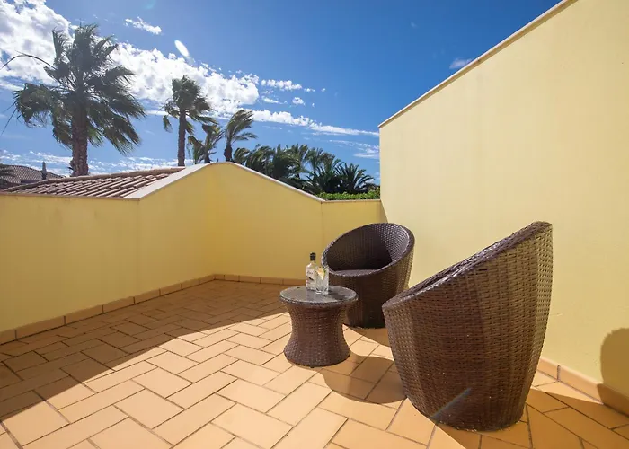 Villa Casa Amarela Lagos