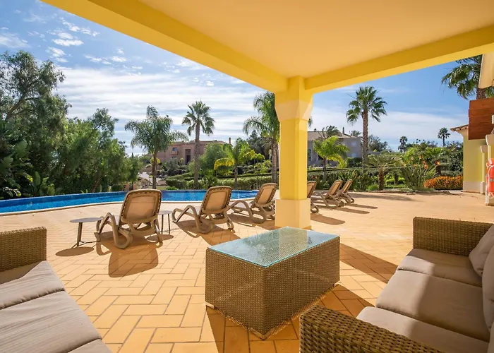 Casa Amarela * ラゴス