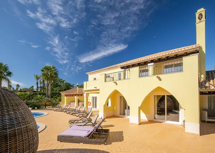 Casa Amarela Villa *